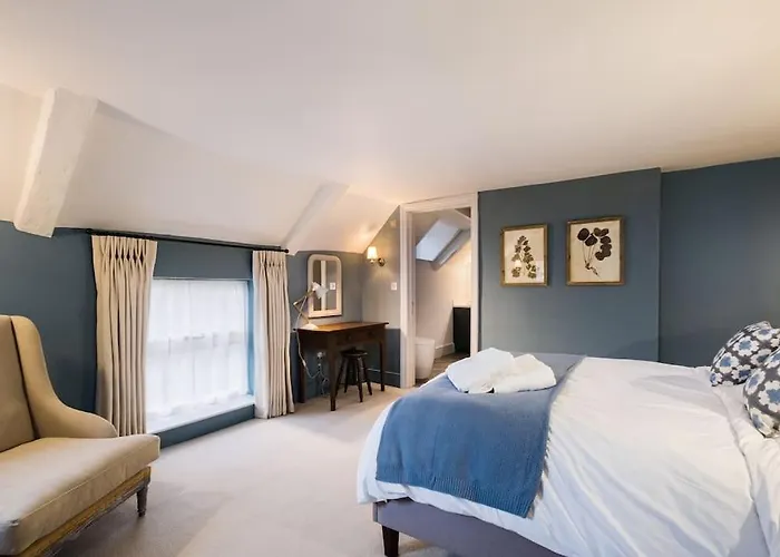 Great Escapes Oundle Flat 2