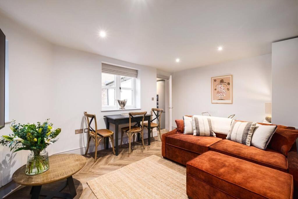 Great Escapes Flat 2 Oundle